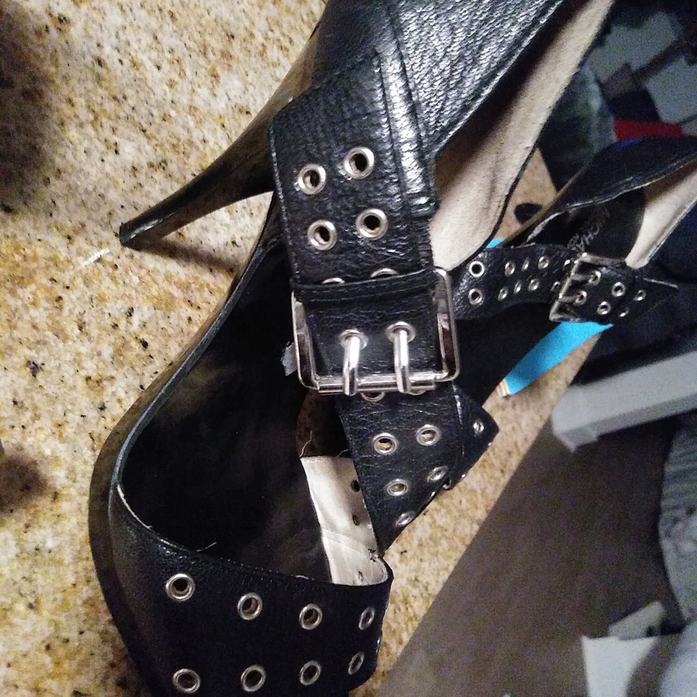 Mk heels